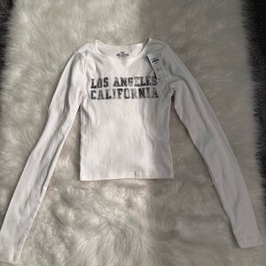 NWT. XS. Hollister Long-Sleeve Print Graphic Baby Tee